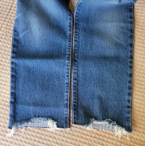 Levi's 501 Cropped Jeans - Picture 4 of 4